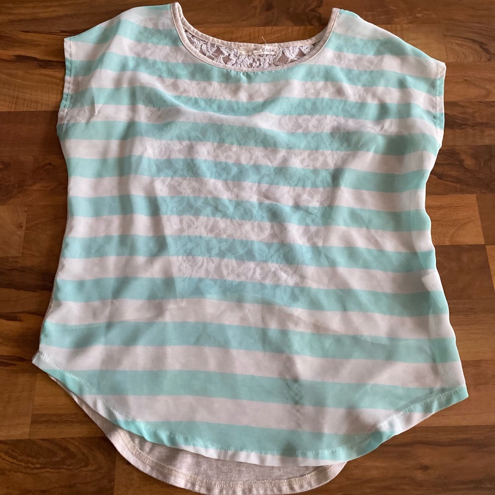 Rewind back lace shirt